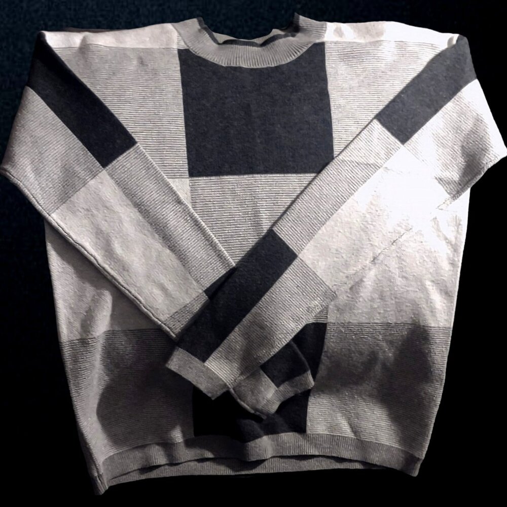 Pando Grove Roolee Medium Gray Black White Woman's Plaid Sweater